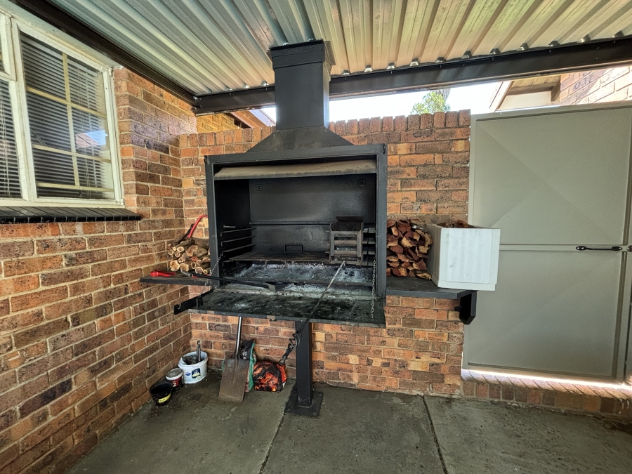 3 Bedroom Property for Sale in Vaalpark Free State
